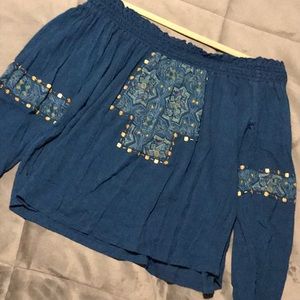 Hollister Boho/Beachy off-shoulder top